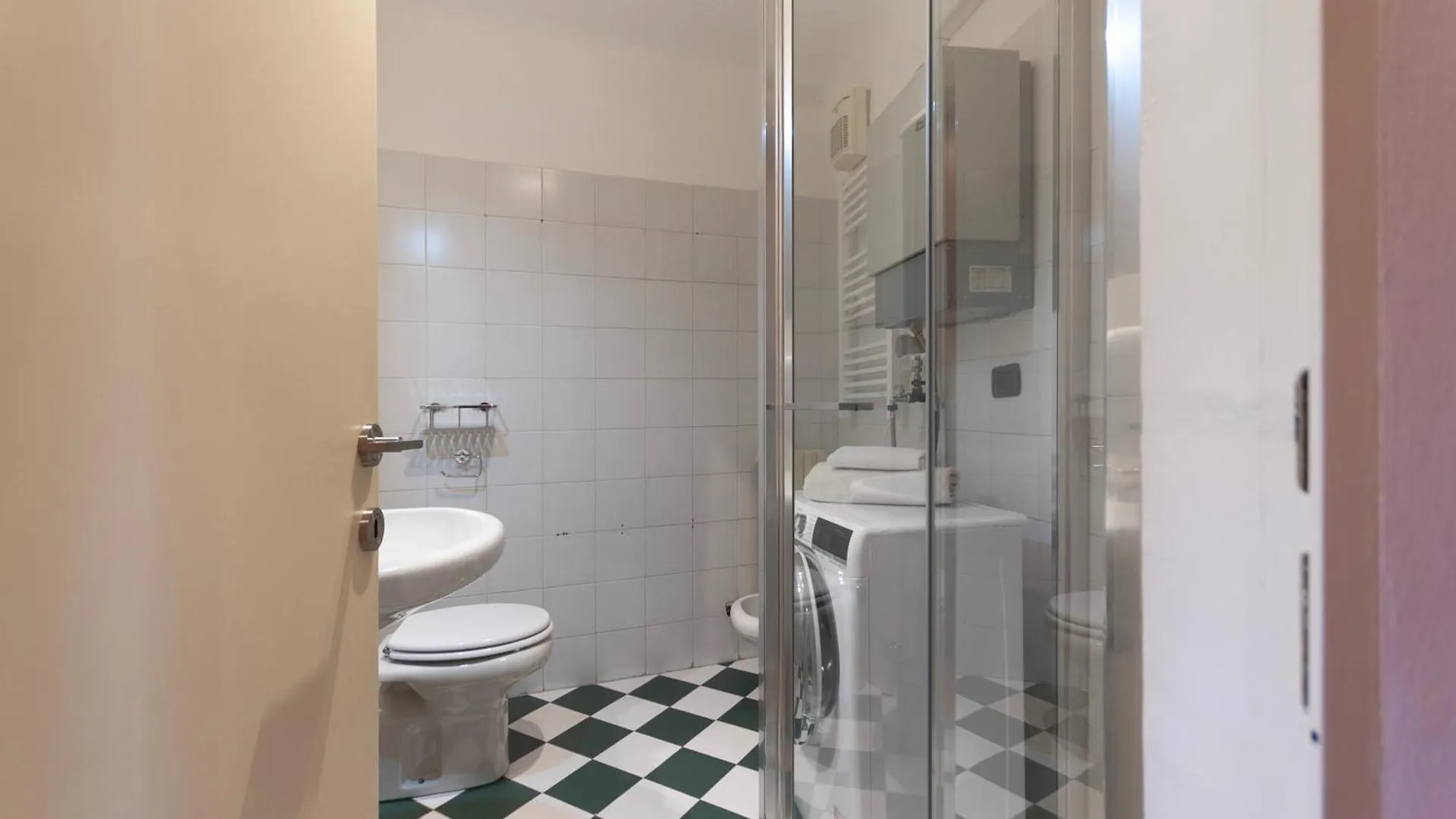 Апартаменты Casa Matisse - Gioiello Nascosto Милан 0*,  Италия